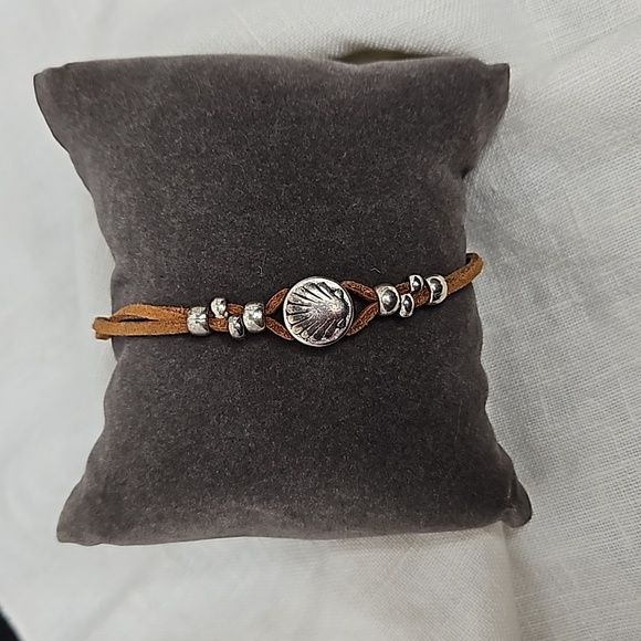 SCALLOP SHELL BRACLET - Picture 1 of 6